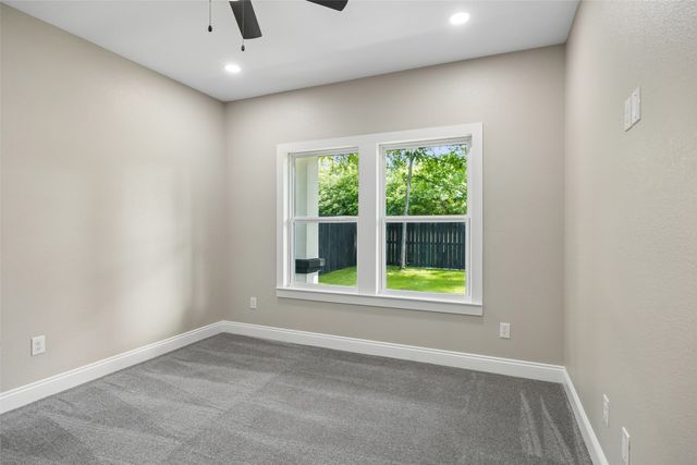 602 W Newton Street, Terrell, TX 75160