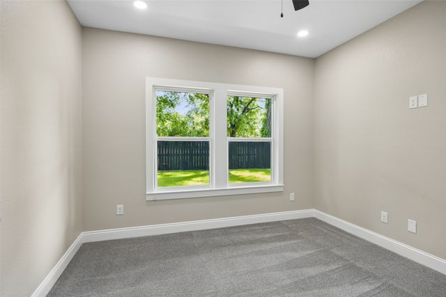 602 W Newton Street, Terrell, TX 75160