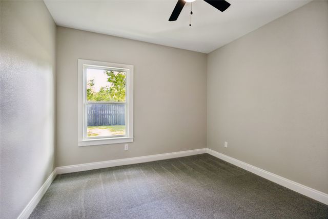 602 W Newton Street, Terrell, TX 75160
