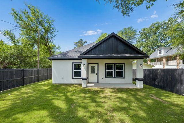 602 W Newton Street, Terrell, TX 75160