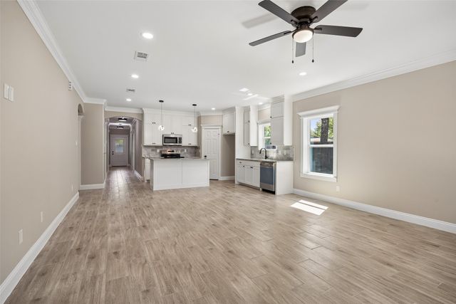 602 W Newton Street, Terrell, TX 75160
