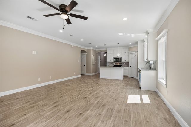 602 W Newton Street, Terrell, TX 75160