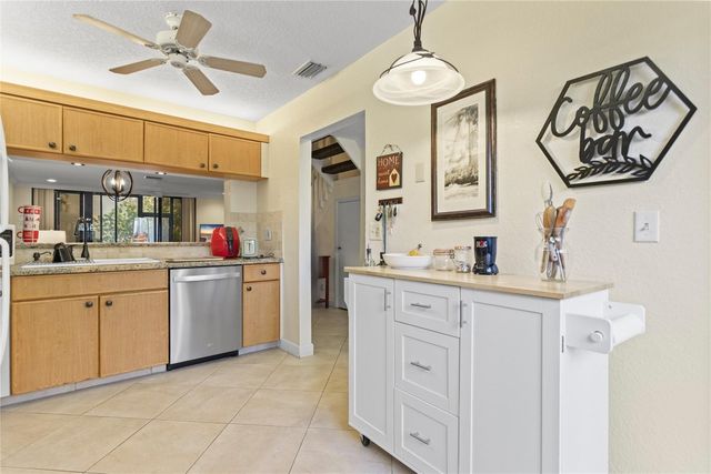 4611 Carambola Circle 27228, Coconut Creek, FL 33066