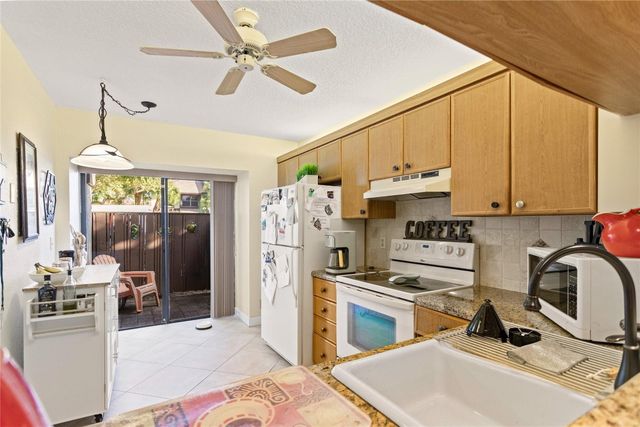 4611 Carambola Circle 27228, Coconut Creek, FL 33066