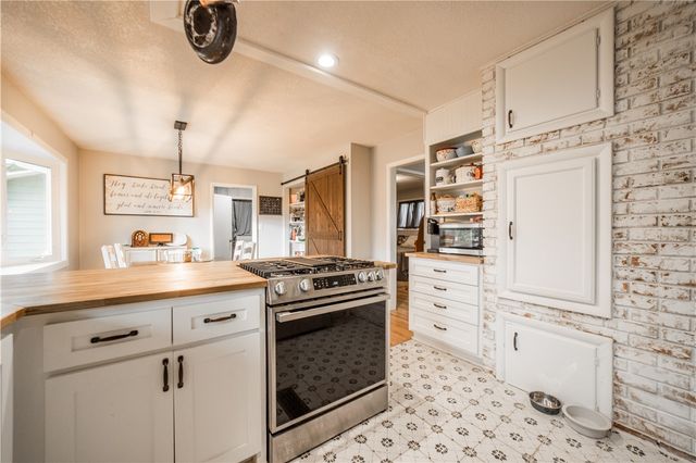 19158 Highway 16, Siloam Springs, AR 72761