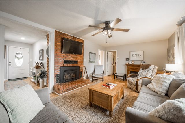 19158 Highway 16, Siloam Springs, AR 72761