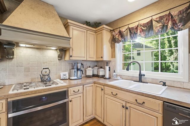 1345 Logans Run Street, Bedford Twp, MI 48182