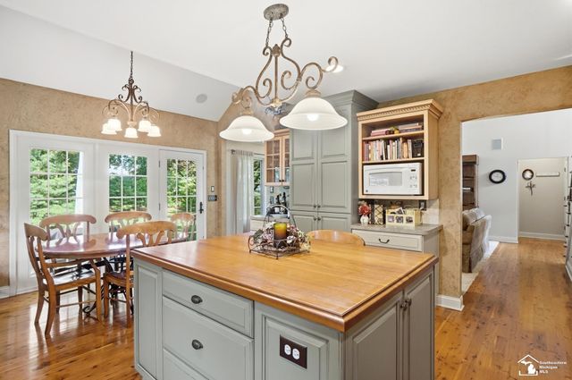 1345 Logans Run Street, Bedford Twp, MI 48182
