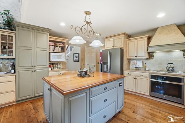 1345 Logans Run Street, Bedford Twp, MI 48182