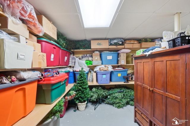 1345 Logans Run Street, Bedford Twp, MI 48182