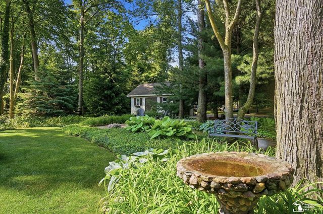 1345 Logans Run Street, Bedford Twp, MI 48182