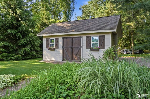 1345 Logans Run Street, Bedford Twp, MI 48182
