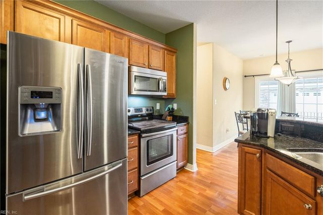 1329 Penrose LN, Chesapeake, VA 23320