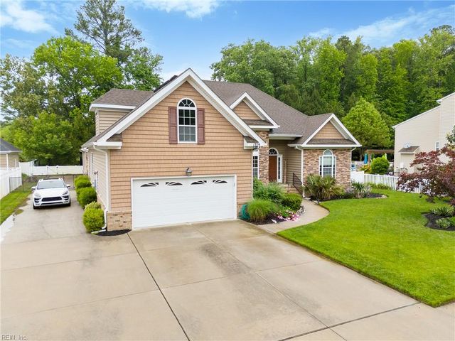 1329 Penrose LN, Chesapeake, VA 23320