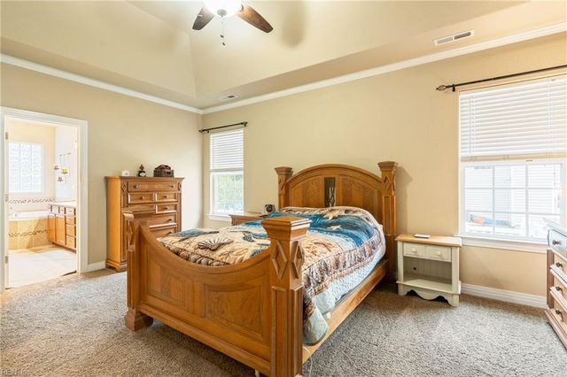1329 Penrose LN, Chesapeake, VA 23320