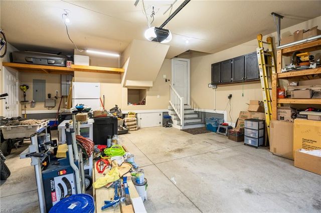 1329 Penrose LN, Chesapeake, VA 23320