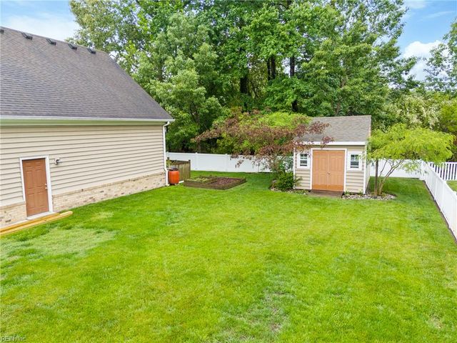 1329 Penrose LN, Chesapeake, VA 23320