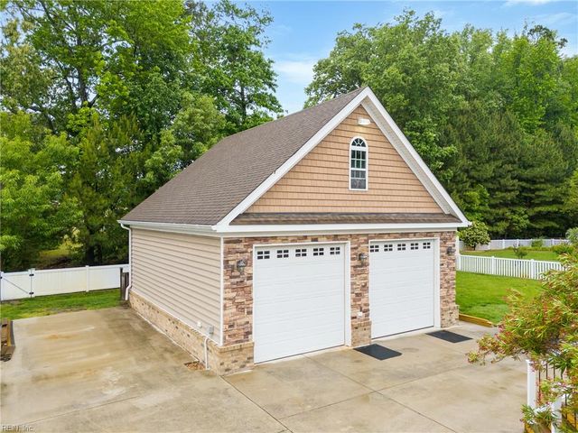 1329 Penrose LN, Chesapeake, VA 23320