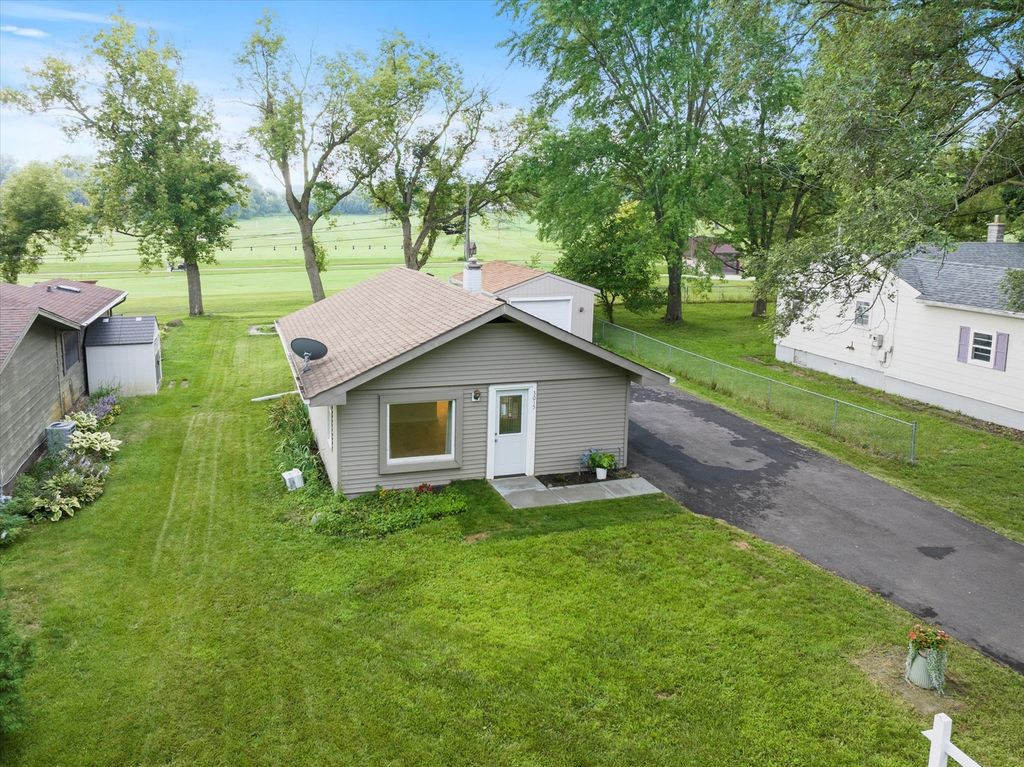3015 Virginia Avenue, Mchenry, IL 60050