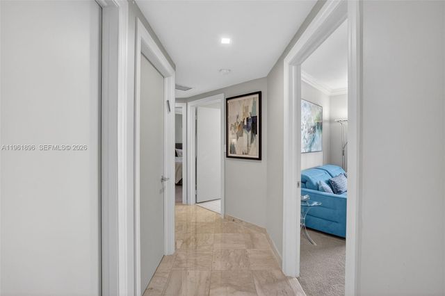 2000 Island Blvd 401, Aventura, FL 33160