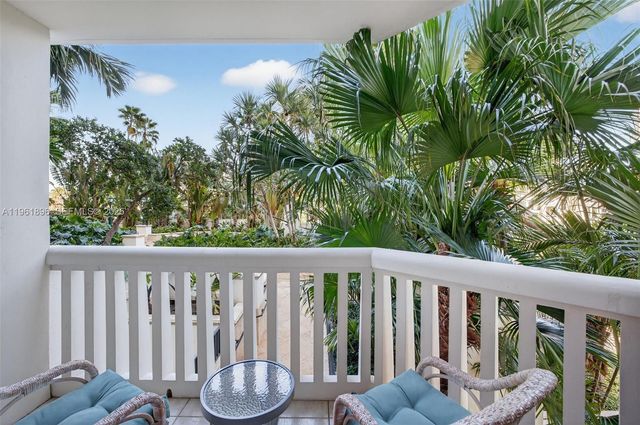 2000 Island Blvd 401, Aventura, FL 33160