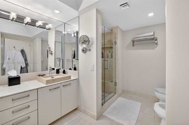 2000 Island Blvd 401, Aventura, FL 33160