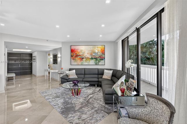 2000 Island Blvd 401, Aventura, FL 33160