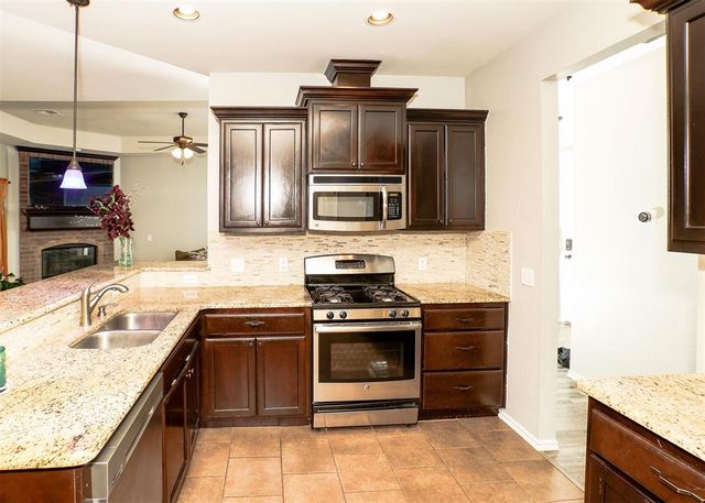 186 Oakridge Drive, Choctaw, OK 73020