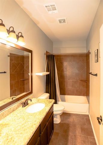 186 Oakridge Drive, Choctaw, OK 73020
