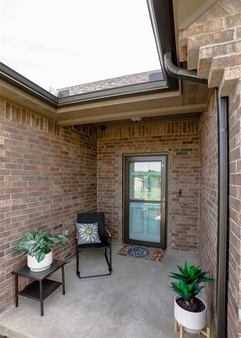 186 Oakridge Drive, Choctaw, OK 73020