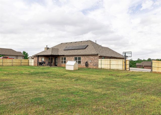 186 Oakridge Drive, Choctaw, OK 73020