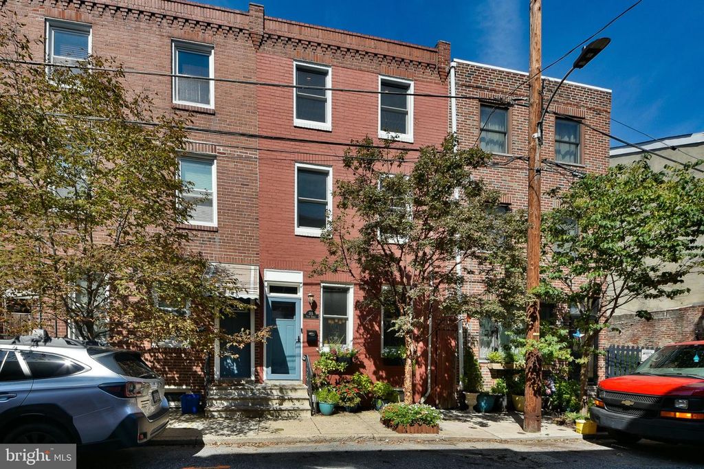 315 TITAN ST, PHILADELPHIA, PA 19147 — photo 2
