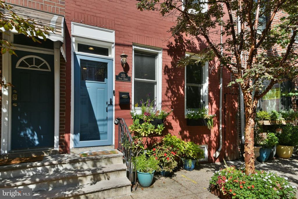 315 TITAN ST, PHILADELPHIA, PA 19147 — photo 3