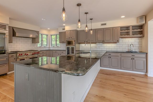 39 Eagle Ridge, Dorset, VT 05251