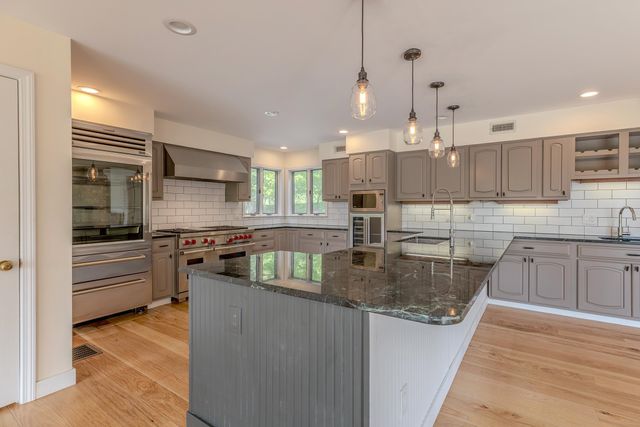 39 Eagle Ridge, Dorset, VT 05251