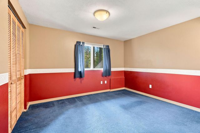 26208 E IDAHO PINES Ln, Newman Lake, WA 99025