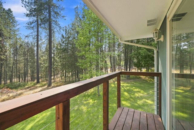 26208 E IDAHO PINES Ln, Newman Lake, WA 99025