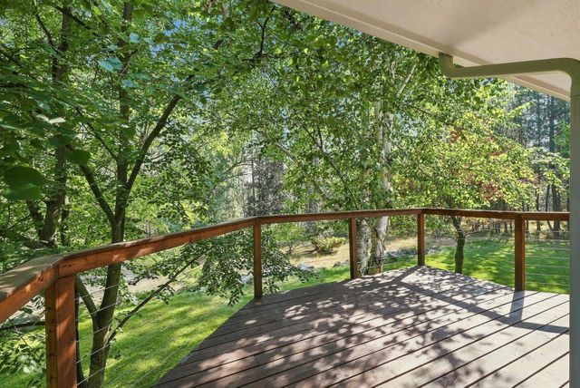 26208 E IDAHO PINES Ln, Newman Lake, WA 99025