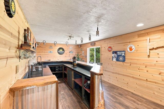 26208 E IDAHO PINES Ln, Newman Lake, WA 99025