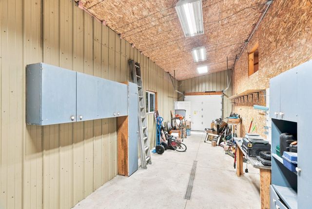 26208 E IDAHO PINES Ln, Newman Lake, WA 99025