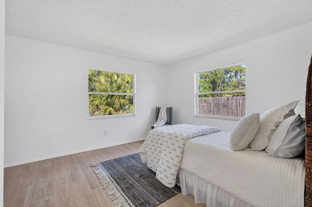 1147 HARMS WAY, Port Orange, FL 32129