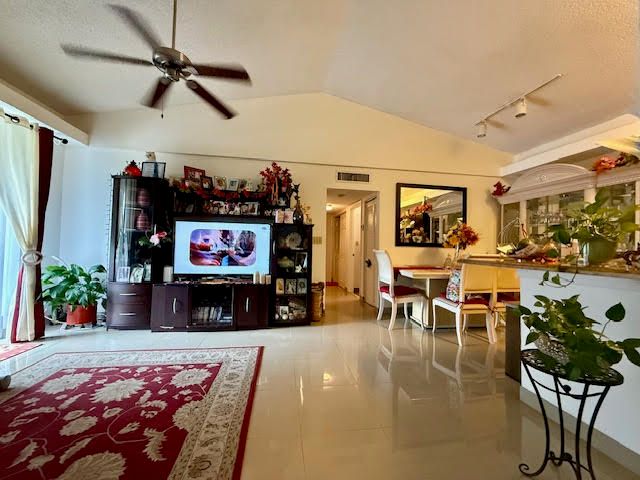 741 Lyons Road 17201, Coconut Creek, FL 33063