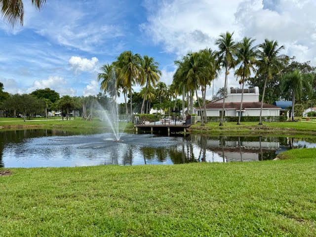 741 Lyons Road 17201, Coconut Creek, FL 33063