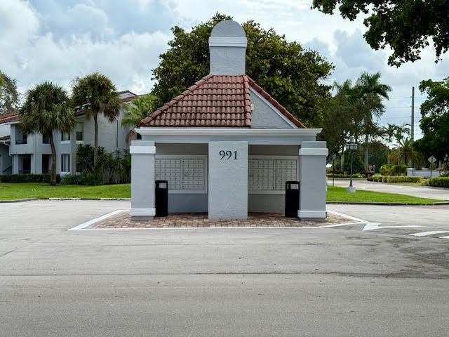 741 Lyons Road 17201, Coconut Creek, FL 33063