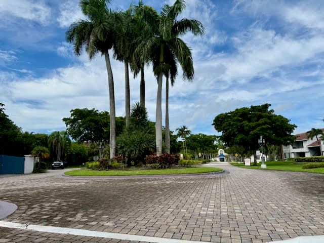 741 Lyons Road 17201, Coconut Creek, FL 33063