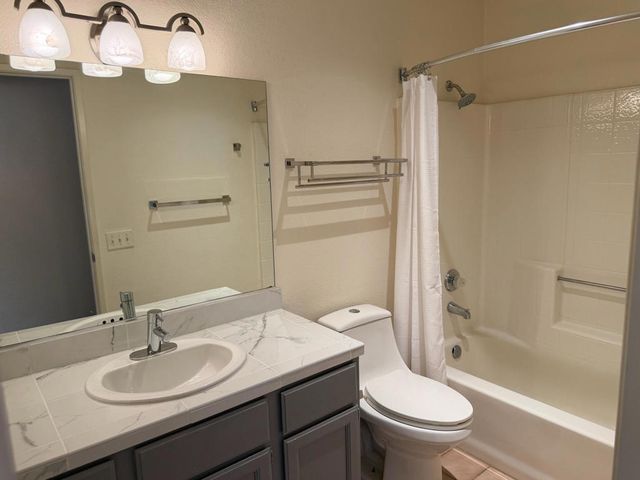 52310 Avenida Madero, La Quinta, CA 92253