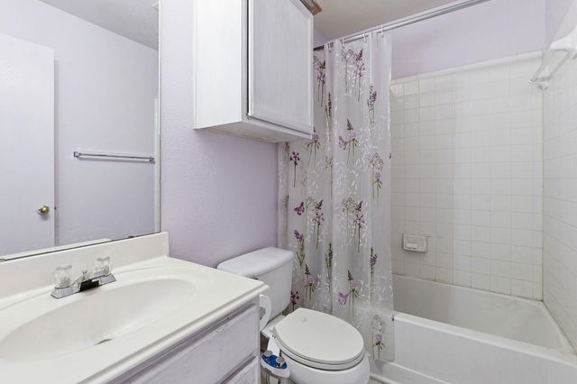 604 Camino Alto DR, Leander, TX 78641