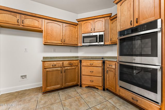 10053 Cypress Plantation Drive, Olive Branch, MS 38654