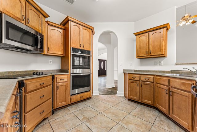 10053 Cypress Plantation Drive, Olive Branch, MS 38654