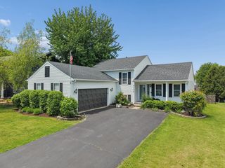 2104 Oakleaf Lane, Lake Villa, IL 60046